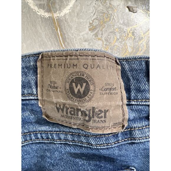 Wrangler Men's Jeans 46x30 Blue Denim Regular Wash Regular Fit Straight Leg - Picture 6 of 6